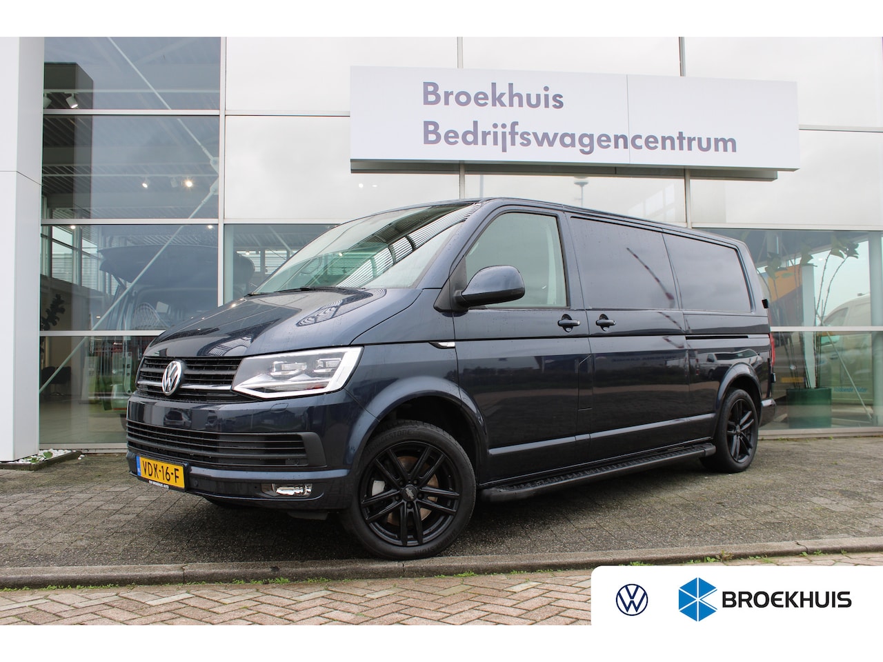 Volkswagen Transporter - 2.0 TDI L2H1 4Motion Highline 204pk | Trekhaak | Bijrijdersbank | Achteruitrijcamera | Cru - AutoWereld.nl