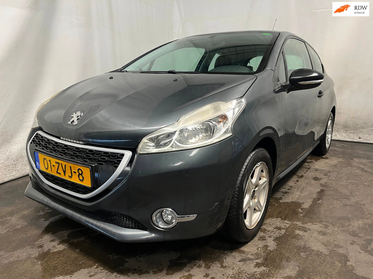 Peugeot 208 - 1.0 VTi Access - Motor tikt, Rondom gebruikersschade, Auto start en rijdt - AutoWereld.nl