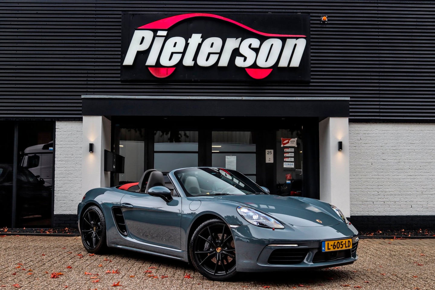 Porsche 718 Boxster - 2.0 NIEUWSTAAT! SPORT CHRONO PDLS ACC - AutoWereld.nl