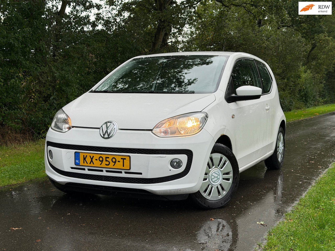 Volkswagen Up! - 1.0 high up! | Airco + Stoelverwarming Nu € 2.450,- !!! - AutoWereld.nl