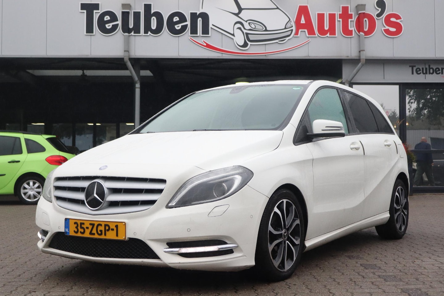 Mercedes-Benz B-klasse - 180 CDI Ambition | Automaat | Xenon | PDC voor en achter | Navigatie | Bluetooth | Trekhaa - AutoWereld.nl