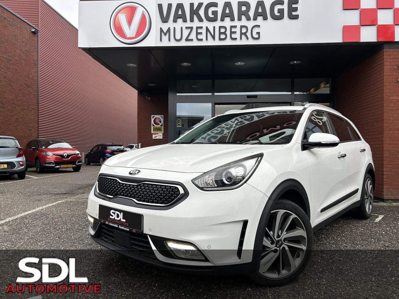 Kia Niro - 1.6 GDi Hybrid ExecutiveLine // FULL LED // NAVI + CARPLAY // LEDER // JBL AUDIO // STUUR - AutoWereld.nl