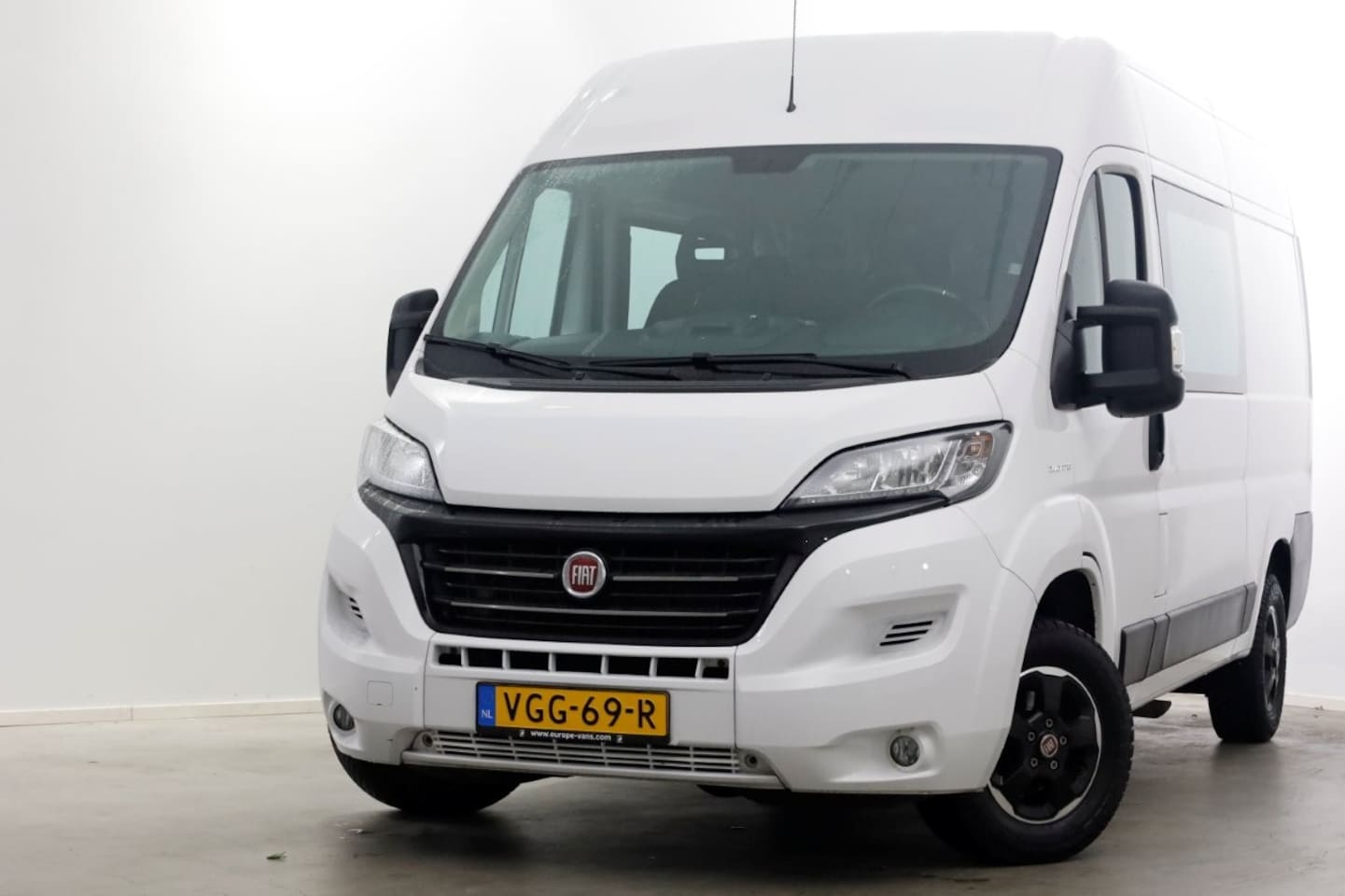 Fiat Ducato - 30 2.3 MultiJet L2H2 120pk D.C. Airco/Navi/Camera 06-2020 - AutoWereld.nl