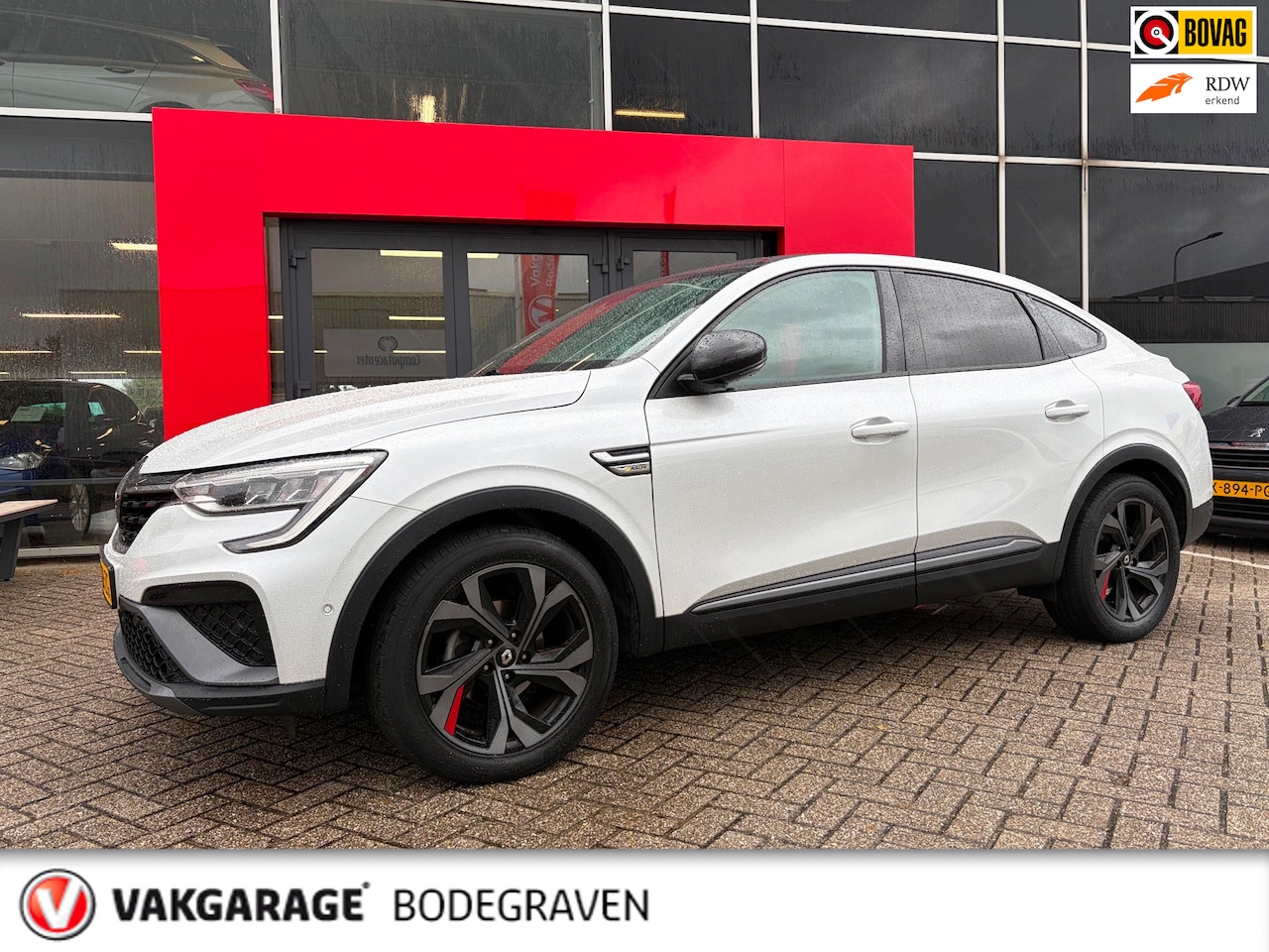 Renault Arkana - 1.3 TCe 140 RS-Line Pearl White / panoramadak / trekhaak - AutoWereld.nl