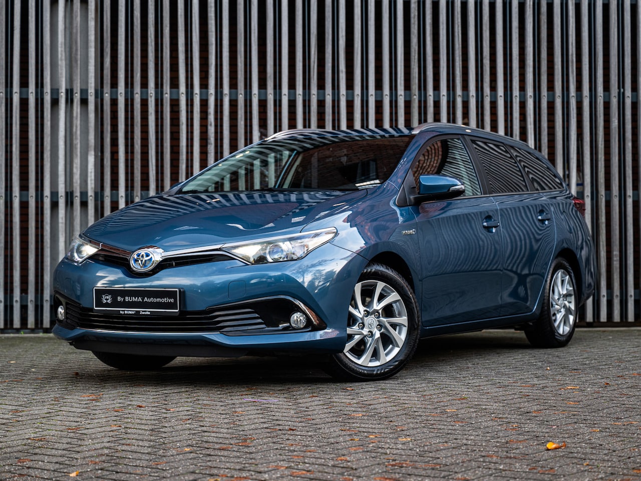 Toyota Auris Touring Sports - 1.8 Hybrid Dynamic |Camera|Navi|DAB+|ClimateControl|CruiseControl|VOLLEDIGE HISTORIE| - AutoWereld.nl
