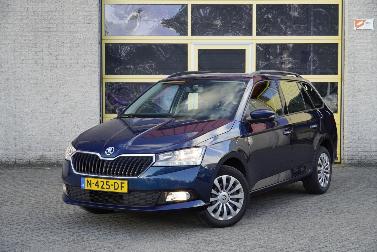 Skoda Fabia Combi - 1.0 TSI Ambition BJ2021 Led | Pdc | App-Connect | Airco | Cruise control | Getint glas - AutoWereld.nl