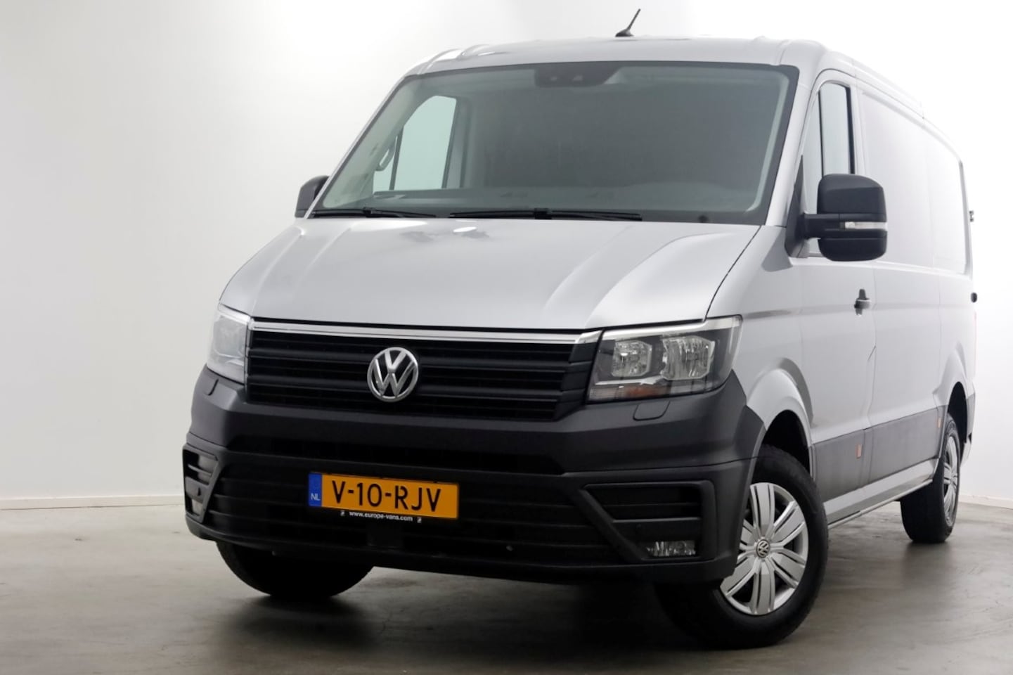 Volkswagen Crafter - 35 2.0 TDI 177pk DSG-Automaat L3H2 (L2H1) Airco/Navi/Camera 03-2023 - AutoWereld.nl