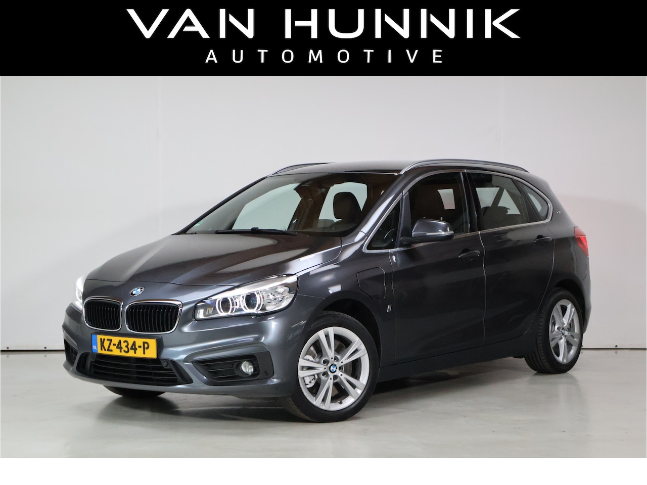 BMW 2-serie Active Tourer - 225xe High Ex | Leder | Hud | Pdc | Dealer Onderhouden | Stoelverwarming - AutoWereld.nl