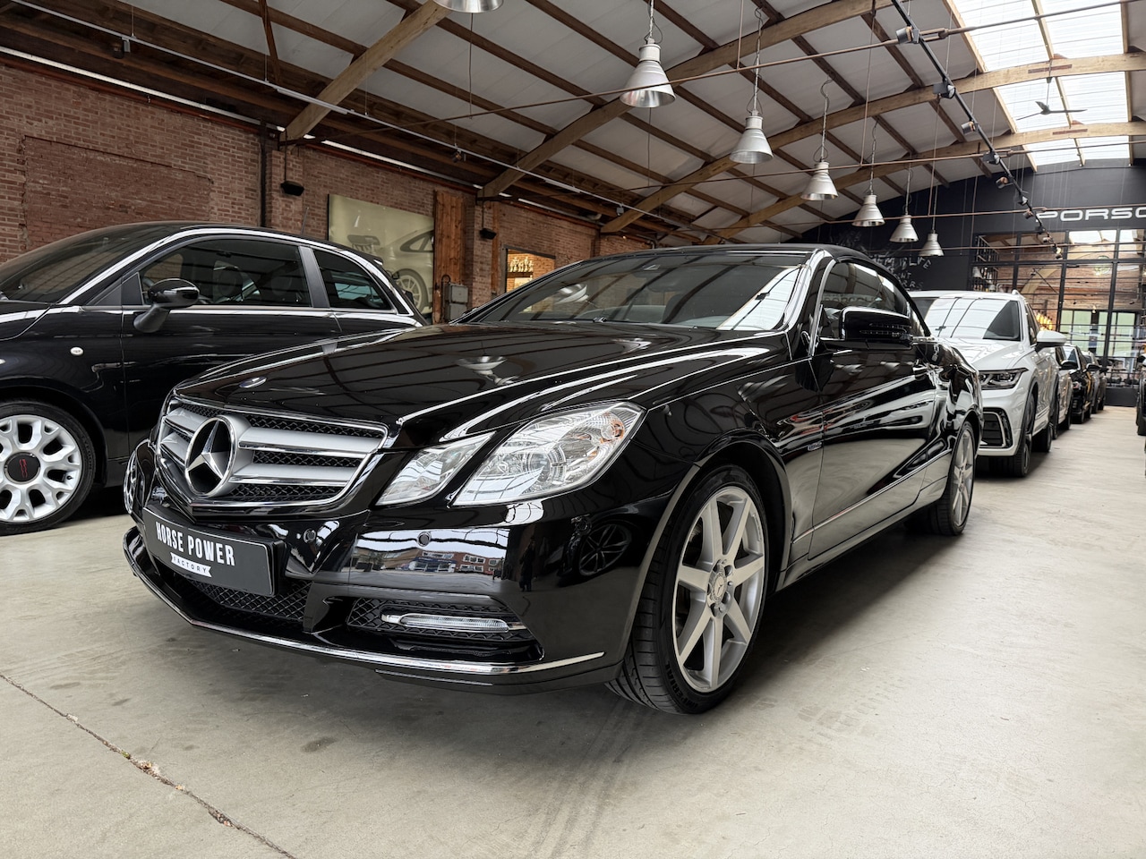Mercedes-Benz E-klasse Cabrio - 200 CGI Elegance *Trekhaak | Xenon | Leder | Navi | Clima | Cruise | Stoelverwarming | 18" - AutoWereld.nl