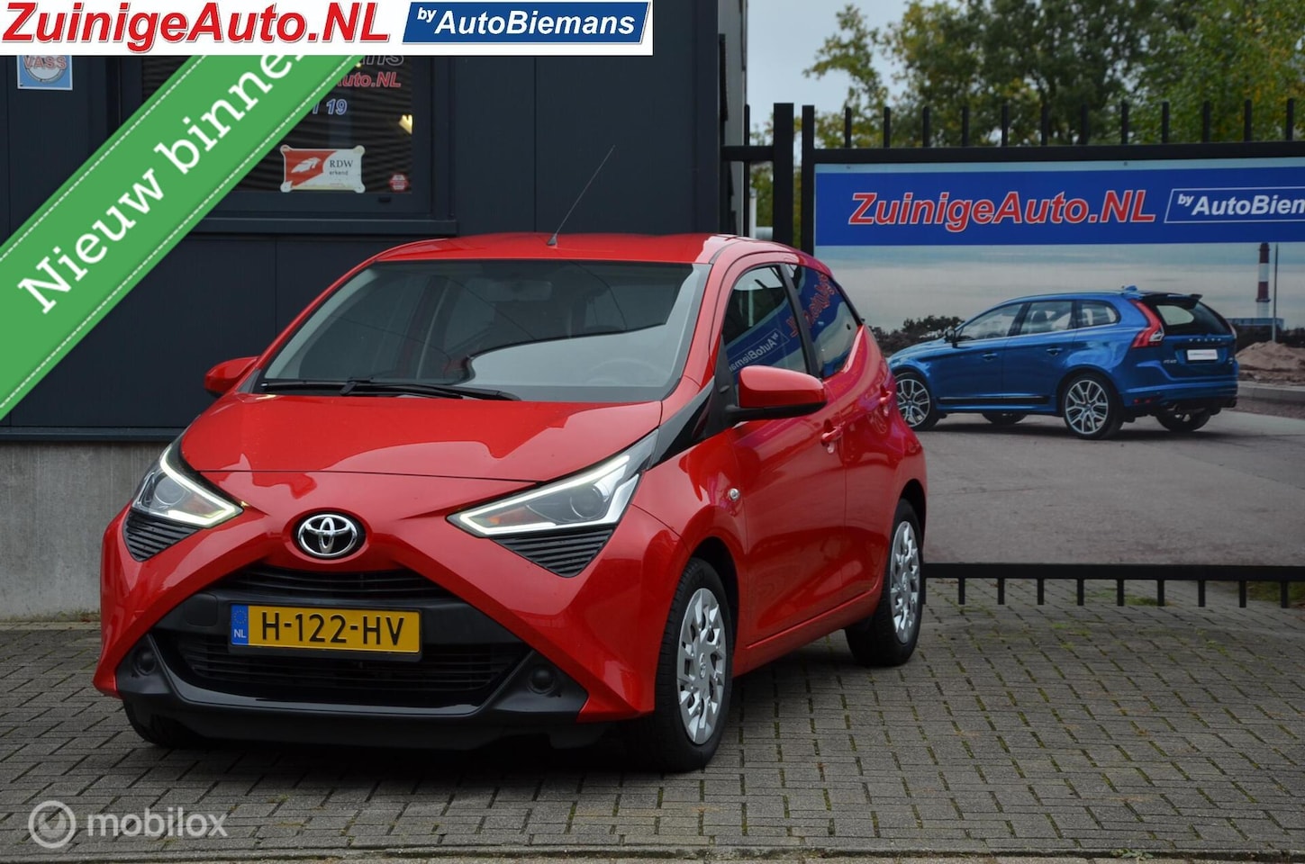 Toyota Aygo - 1.0i Automaat x-play Camera 15.000KM/NAP NL auto - AutoWereld.nl