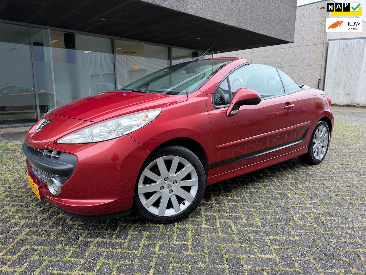 Peugeot 207 CC - 1.6-16V T Sport. CLIMAT. BJ 6-2008. APK 4-2027 - AutoWereld.nl