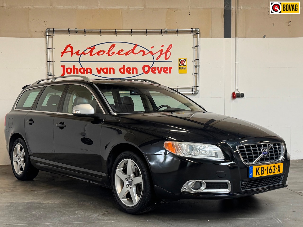 Volvo V70 - 2.5T Summum|Trekhaak|Schuifdak|Leder|Cruise|Automaat| - AutoWereld.nl