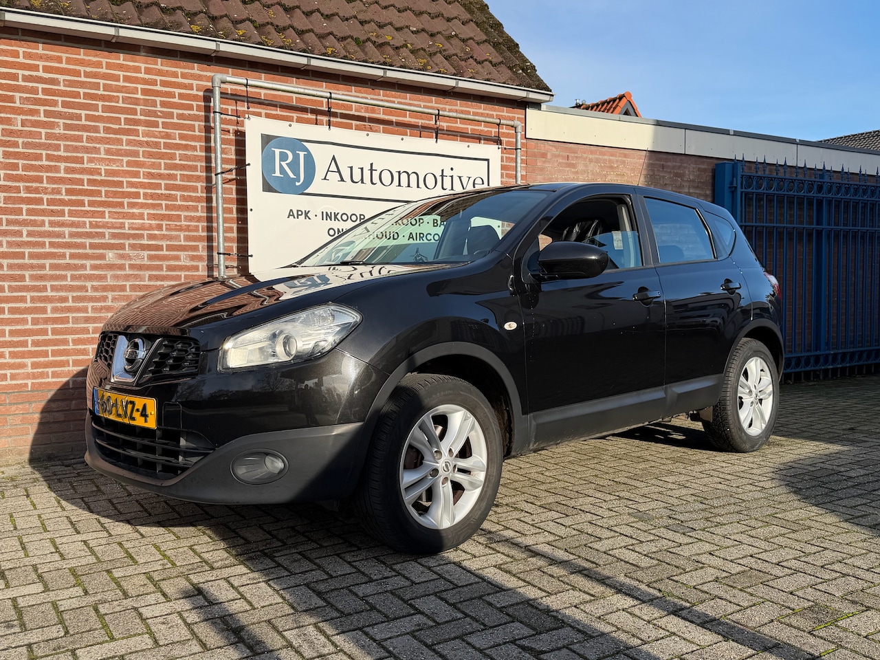 Nissan Qashqai - 1.6 Visia NIEUWE APK/NAP - AutoWereld.nl