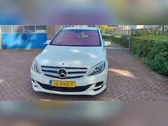 Mercedes-Benz B-klasse - 250 e Volledig electrisch met beperkte range.
