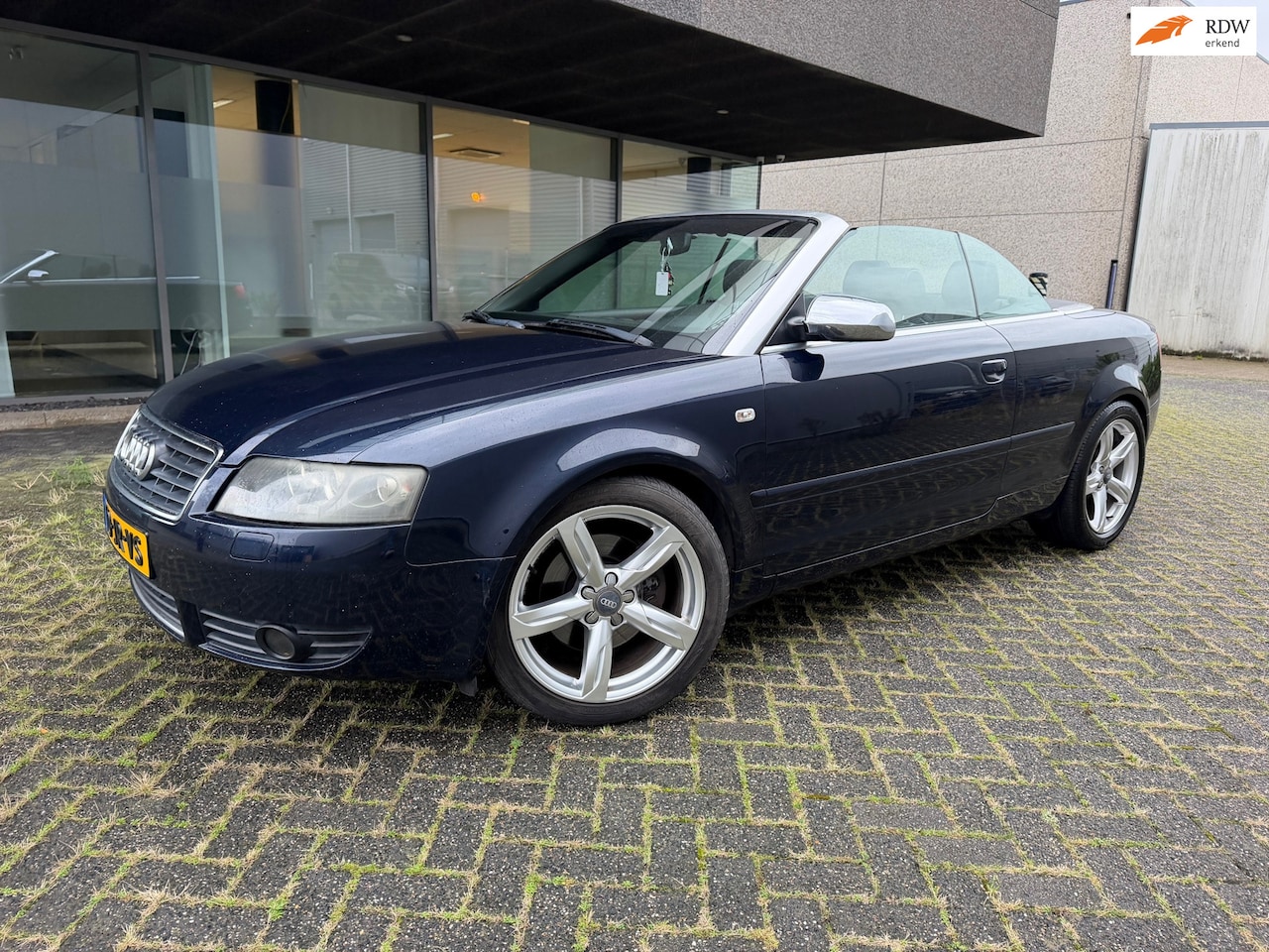 Audi A4 Cabriolet - 2.4 V6 Exclusive CLIMAT. BJ 7-2002. APK 9-2027 - AutoWereld.nl