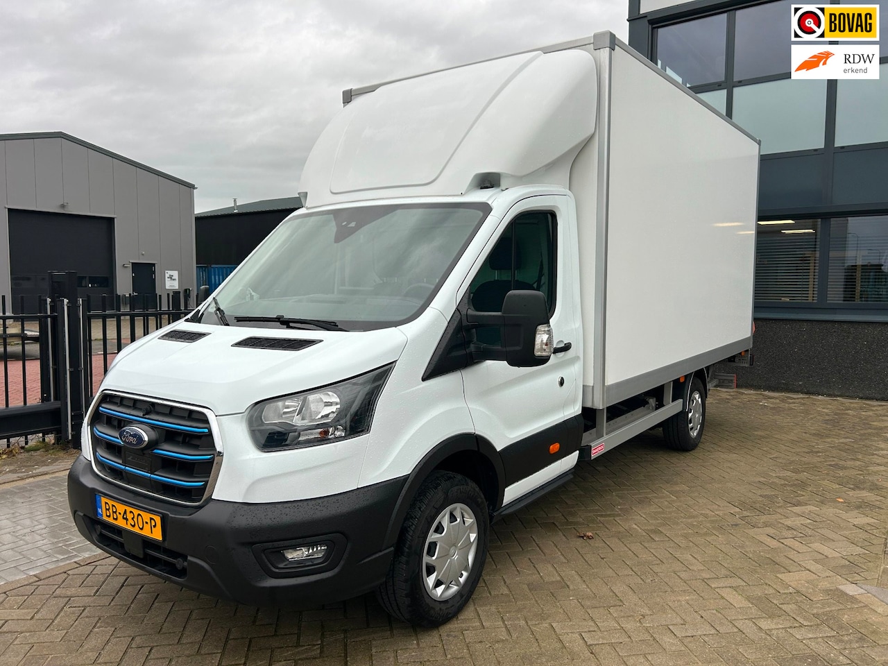Ford E-Transit - Trend 68 kWh Bakwagen lvm. 1.347kg. 420x213x216 - AutoWereld.nl