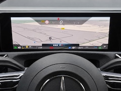 Mercedes-Benz A-klasse - 180 AMG Line | Panoramadak | BURMESTER |