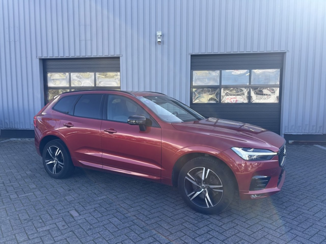 Volvo XC60 - 2.0 B4 R-DESIGN R-Design Pano I HUD I All-in prijs! - AutoWereld.nl