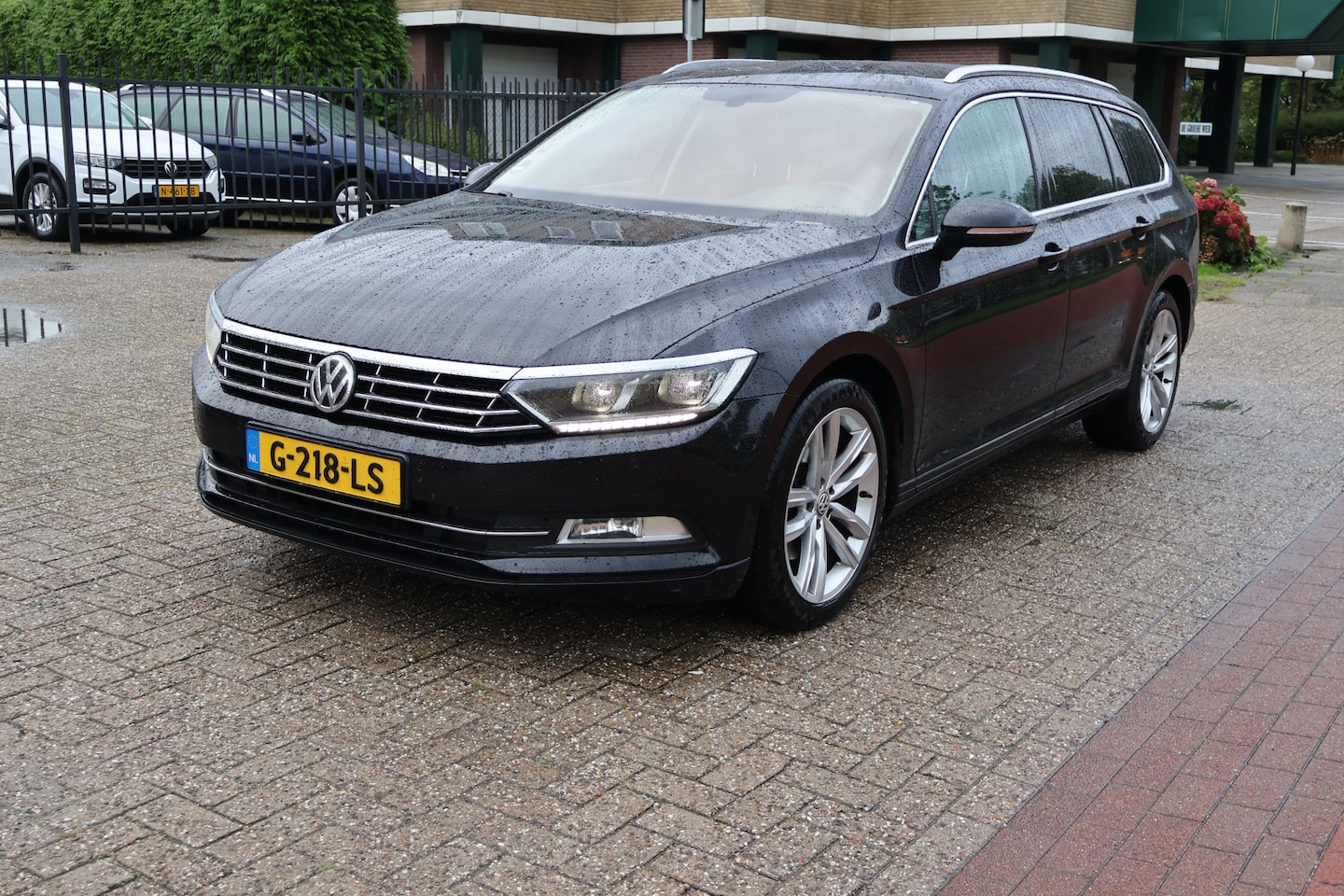 Volkswagen Passat Variant - 1.4 TSI ACT Highline / Virtual / Full led / Zeer nette en correct onderhouden auto - AutoWereld.nl