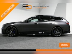 BMW 5-serie Touring - 530e xDrive M Sport Pro Edition / UNIEK / M5 Look / M Sport Bodykit / Panoramadak / Stoelk