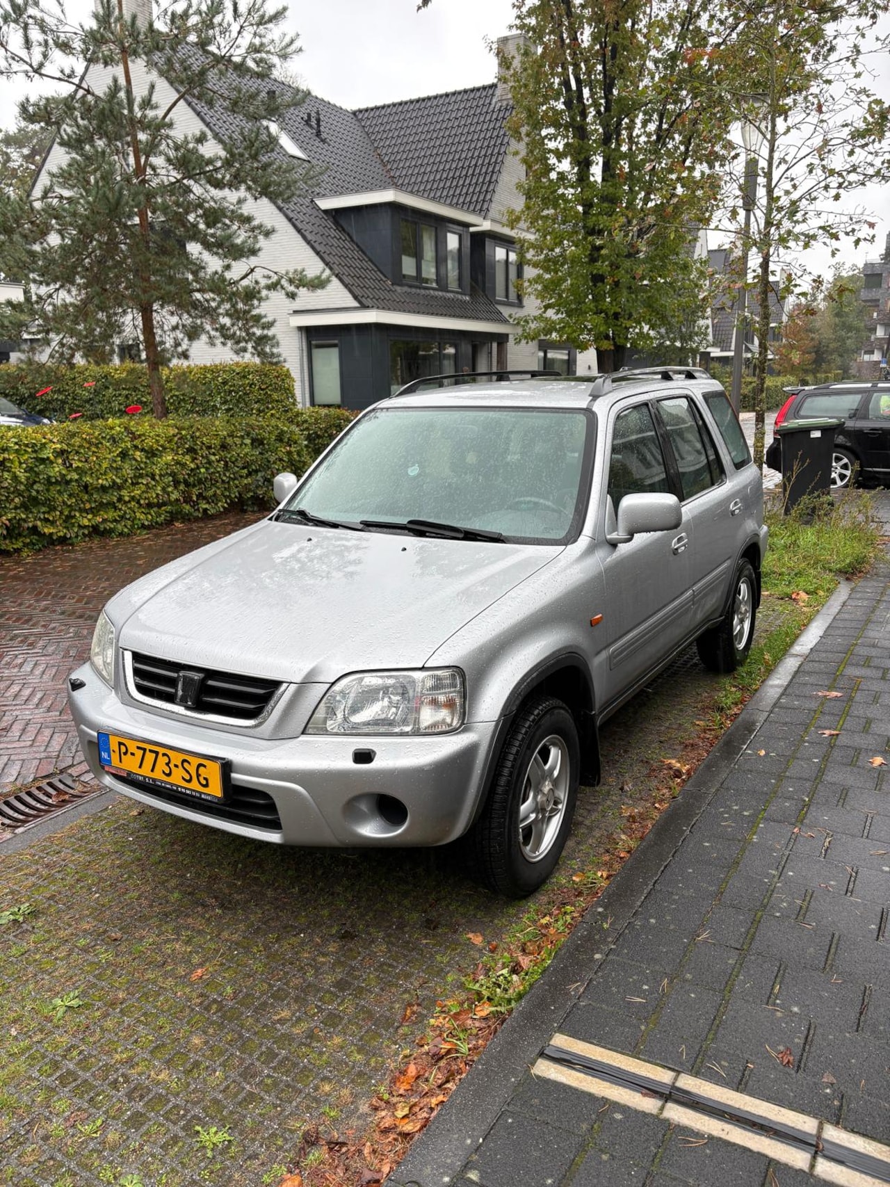 Honda CR-V - 2.0i-16V LS Zeer leuke auto, is 10 jaar in onze familie geweest, ooit gekocht in Spanje. - AutoWereld.nl