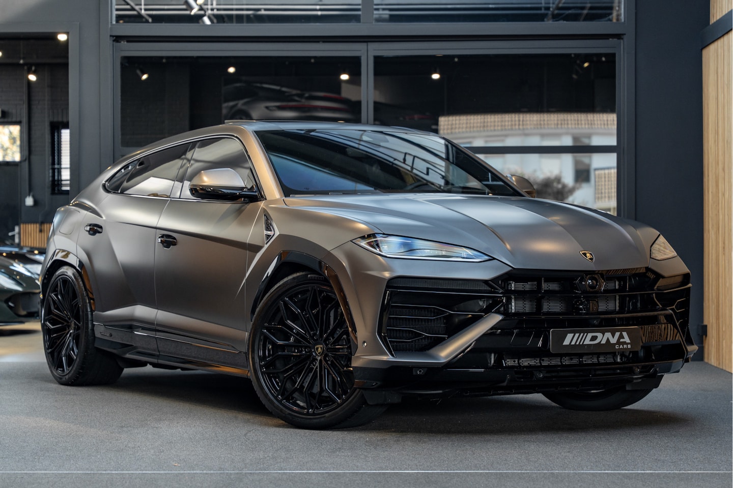 Lamborghini Urus - SE Massage HUD B&O Advanced Full Matte PPF 4.0 V8 Hybrid SE - AutoWereld.nl