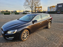 Volvo V60 - 2.4 D6 AWD Plug-In Hybrid Summum