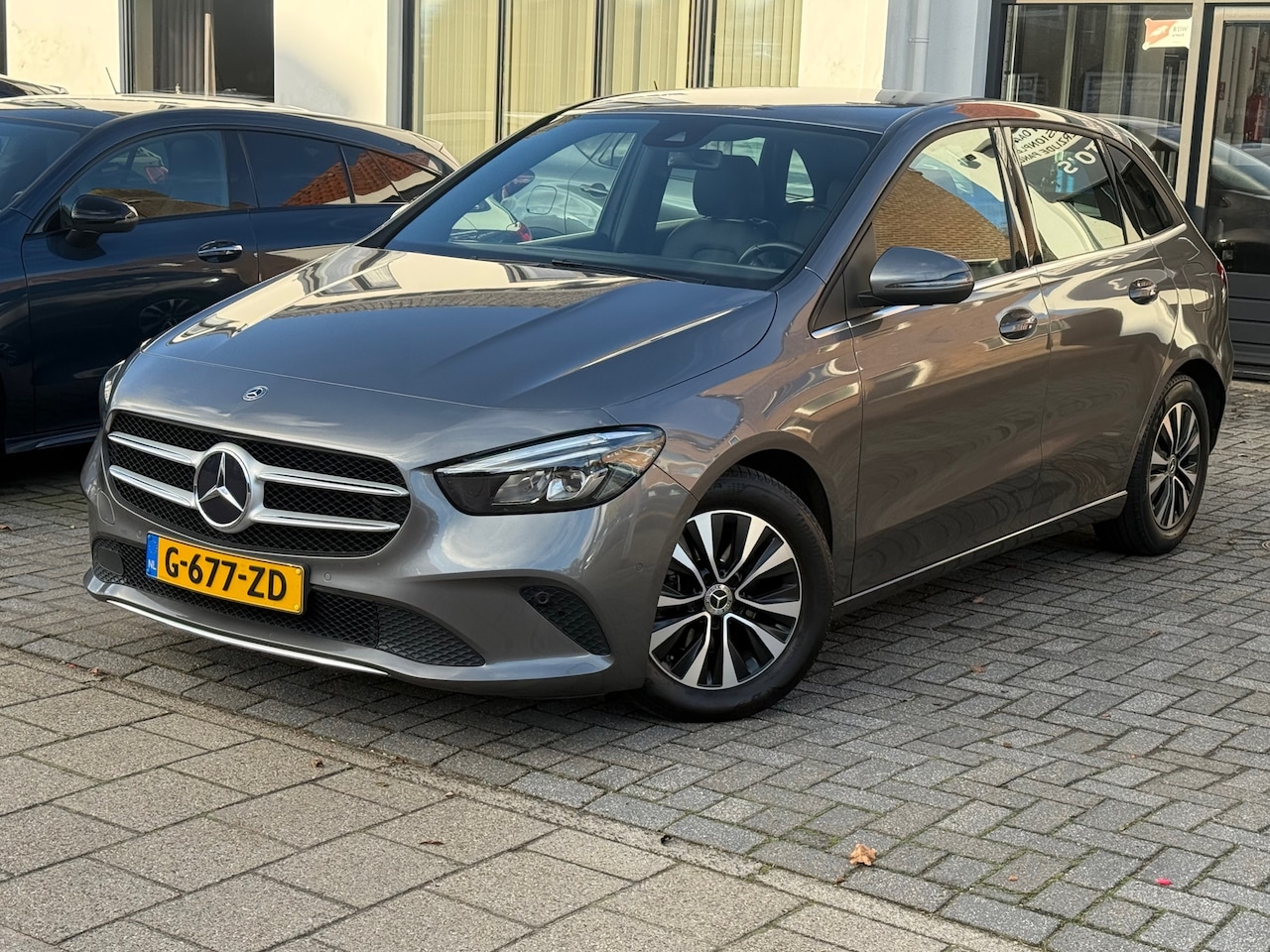 Mercedes-Benz B-klasse - 180 Business Solution 180 Business Solution, Stoelverwarming,Apple Carplay/Android,Navigatie,Achteruitrij camera - AutoWereld.nl