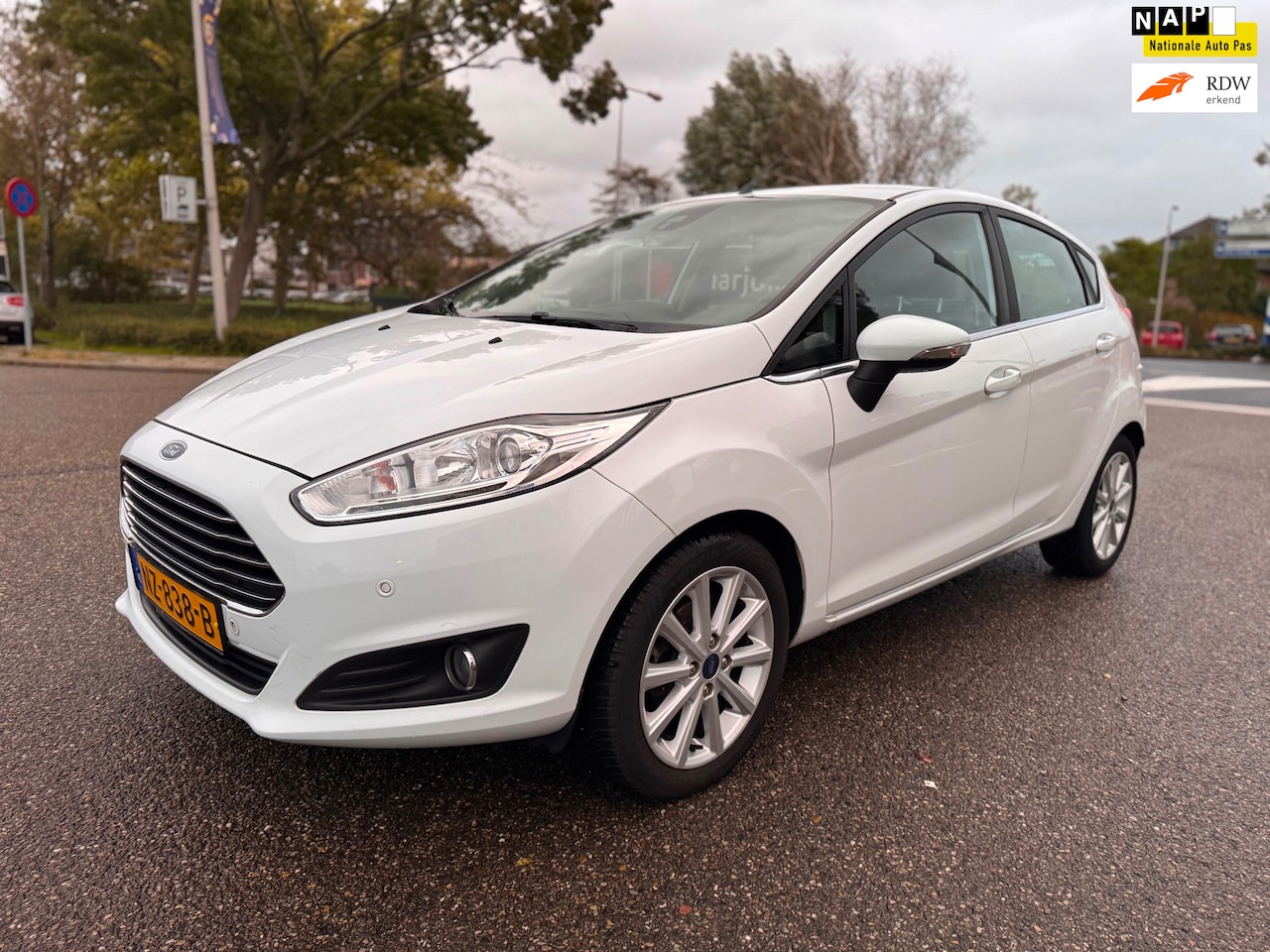 Ford Fiesta - 1.0 EcoBoost Titanium 100 PK / distributie.vervangen / koppeling.vervang / airco / navi / - AutoWereld.nl