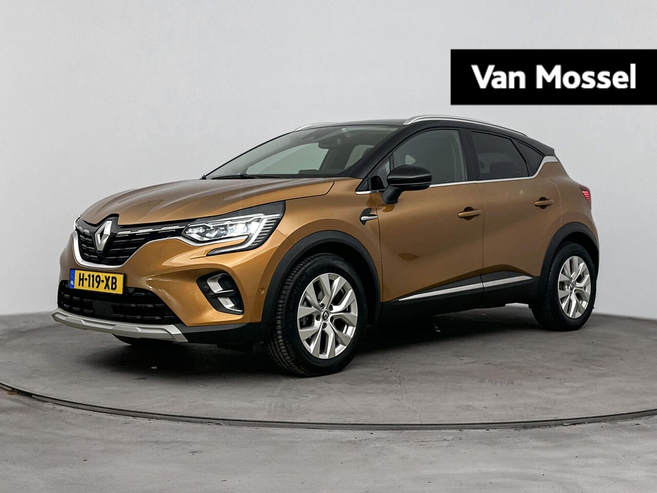 Renault Captur - 1.3 TCe 130 Intens | Trekhaak | 360 Graden Camera | Cruise Control | Climate Control | - AutoWereld.nl