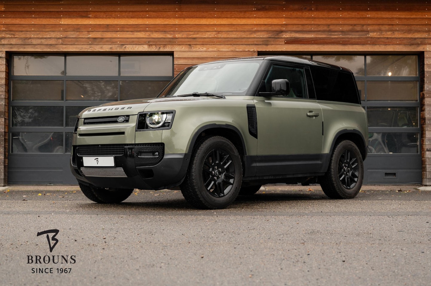 Land Rover Defender 90 - 3.0 D200 90 X-Dynamic SE |Pano|Meridan|Trekh.| - AutoWereld.nl