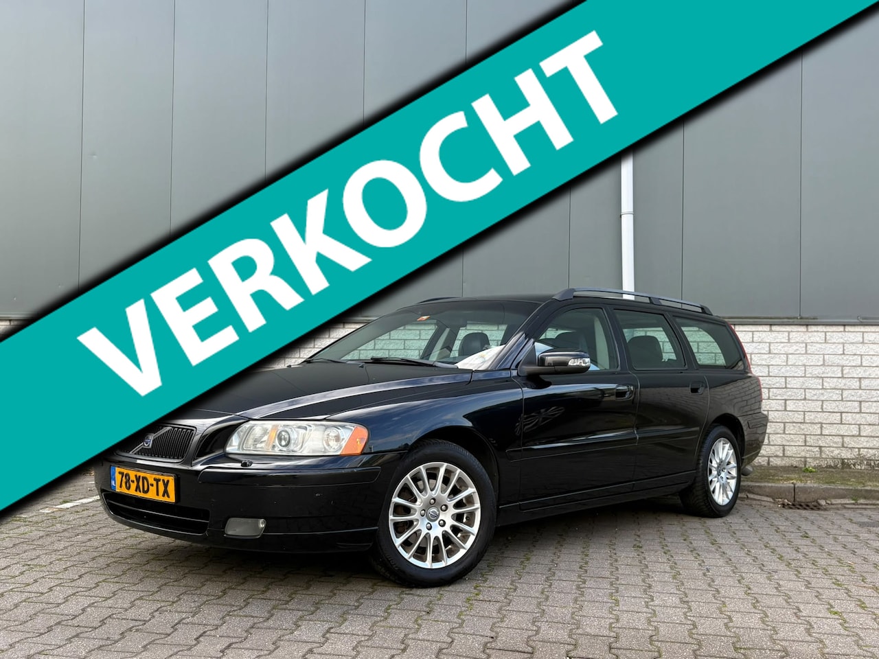 Volvo V70 - 2.4 D5 Edition Sport-5 cilinder-Stoelverwarming-Leer-Trekhaak - AutoWereld.nl
