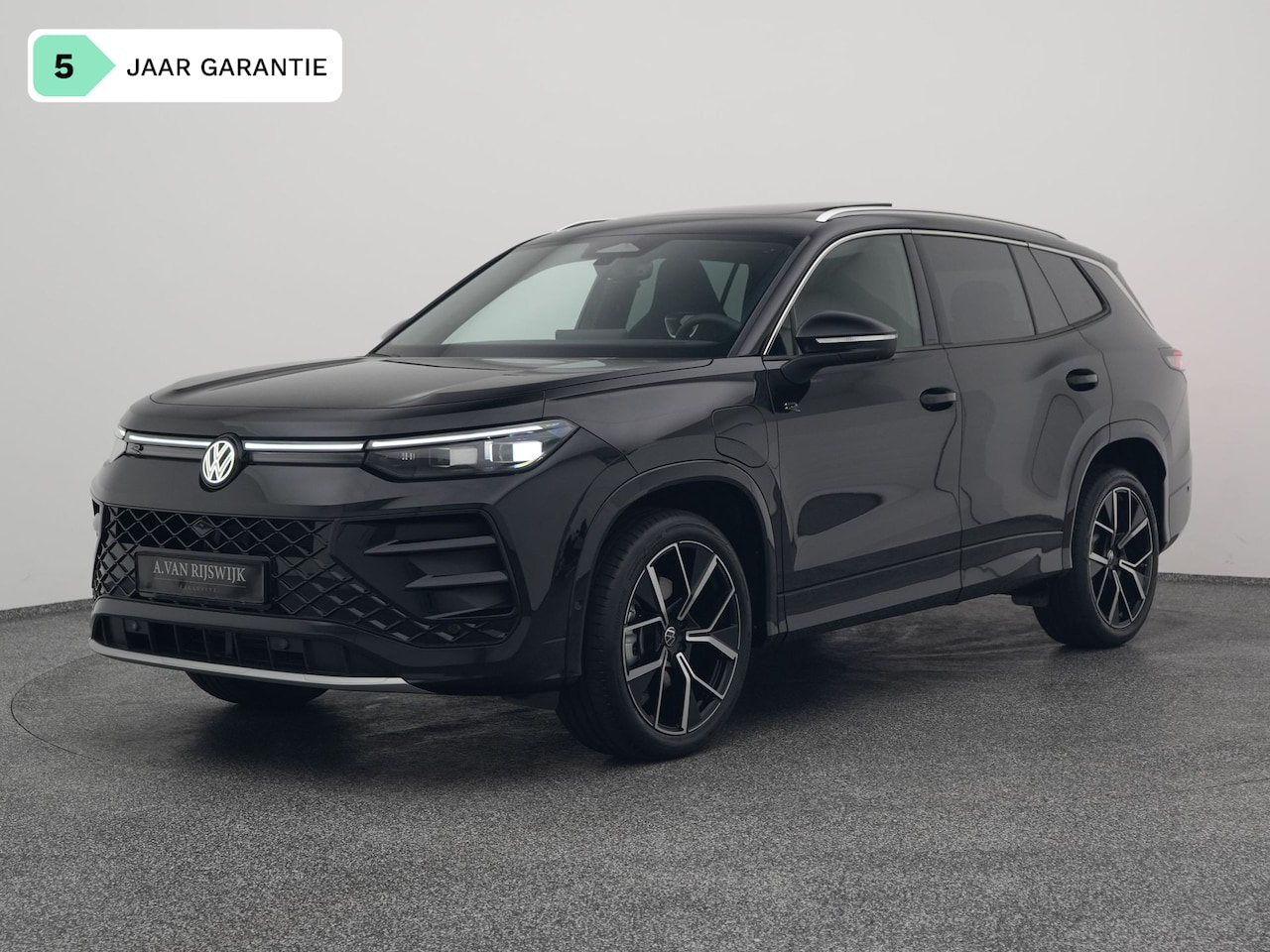 Volkswagen Tayron - 1.5 eHybrid 272 PK R-Line | PANO | 360° | ADAPTIVE | HUD | STOEL- EN STUURVERW. | TREKHAAK - AutoWereld.nl