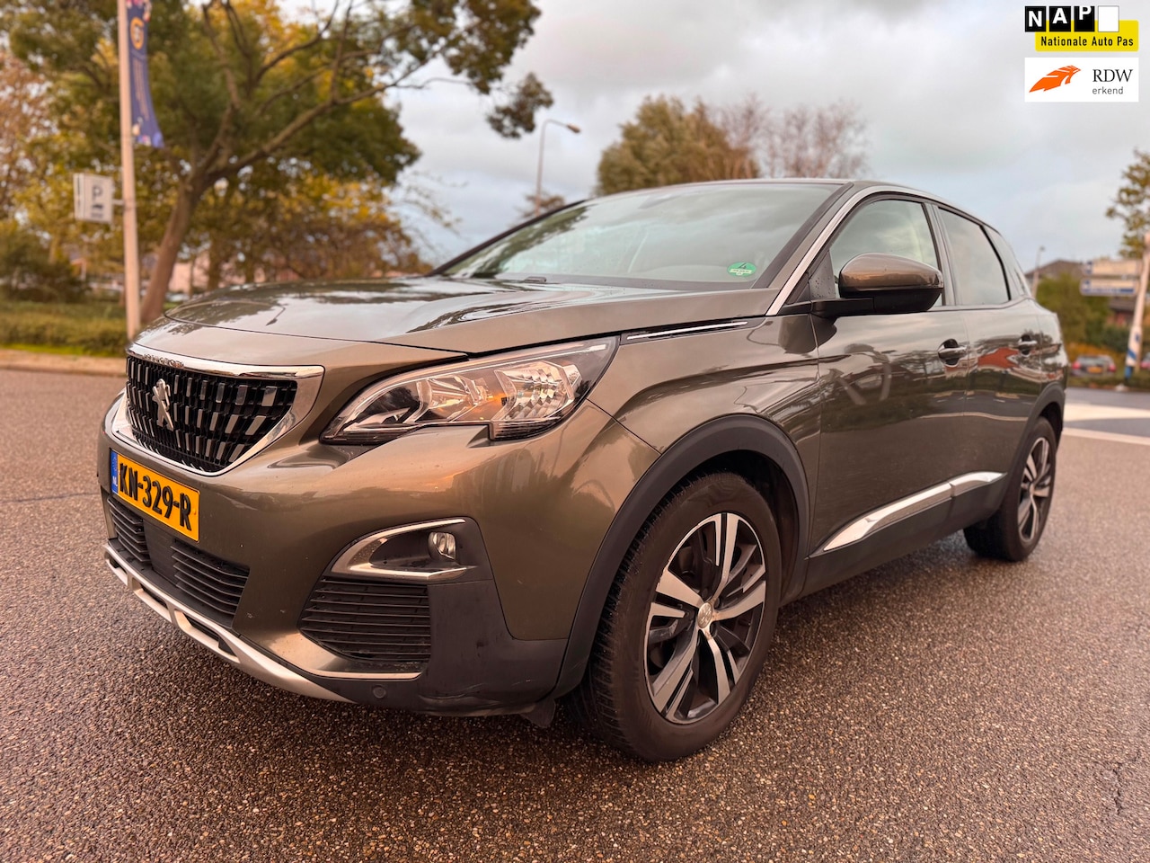 Peugeot 3008 - 1.6 BlueHDi Blue Lease Premium / automaat / airco / cruise.control / navigatie / elek.pakk - AutoWereld.nl