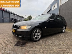 BMW 3-serie Touring - 318i Pano / AUTOMAAT/LEER