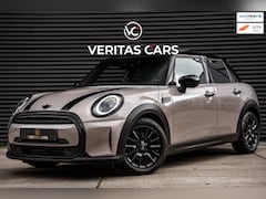 MINI 5-Deurs - 1.5 Cooper Business Edition 136PK|Pano|Ambiance|Keyless|Sport Green|Full Led|Carplay|Stoel