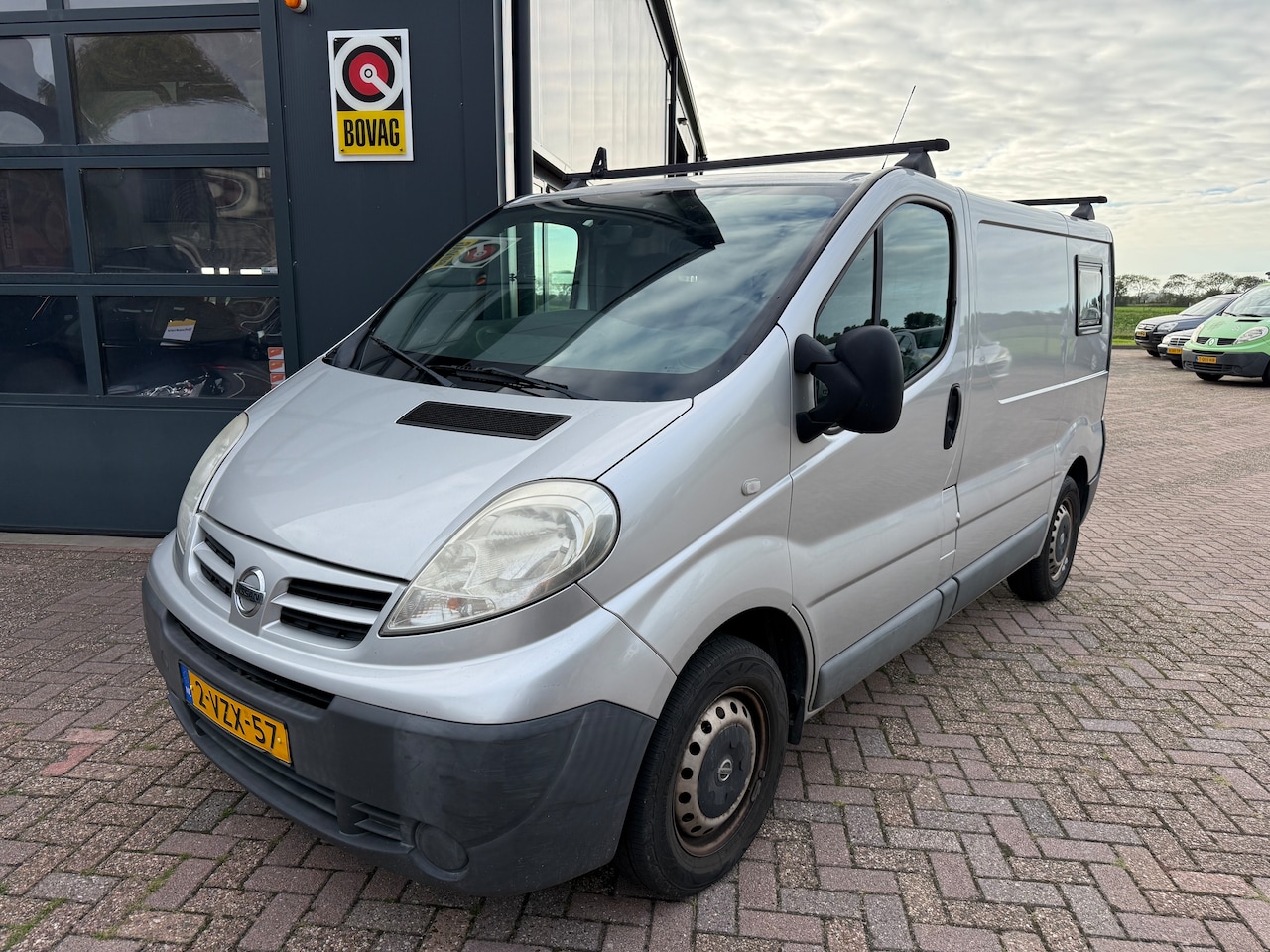 Nissan Primastar - 2.0 dCi L1H1 DC Visia - AutoWereld.nl