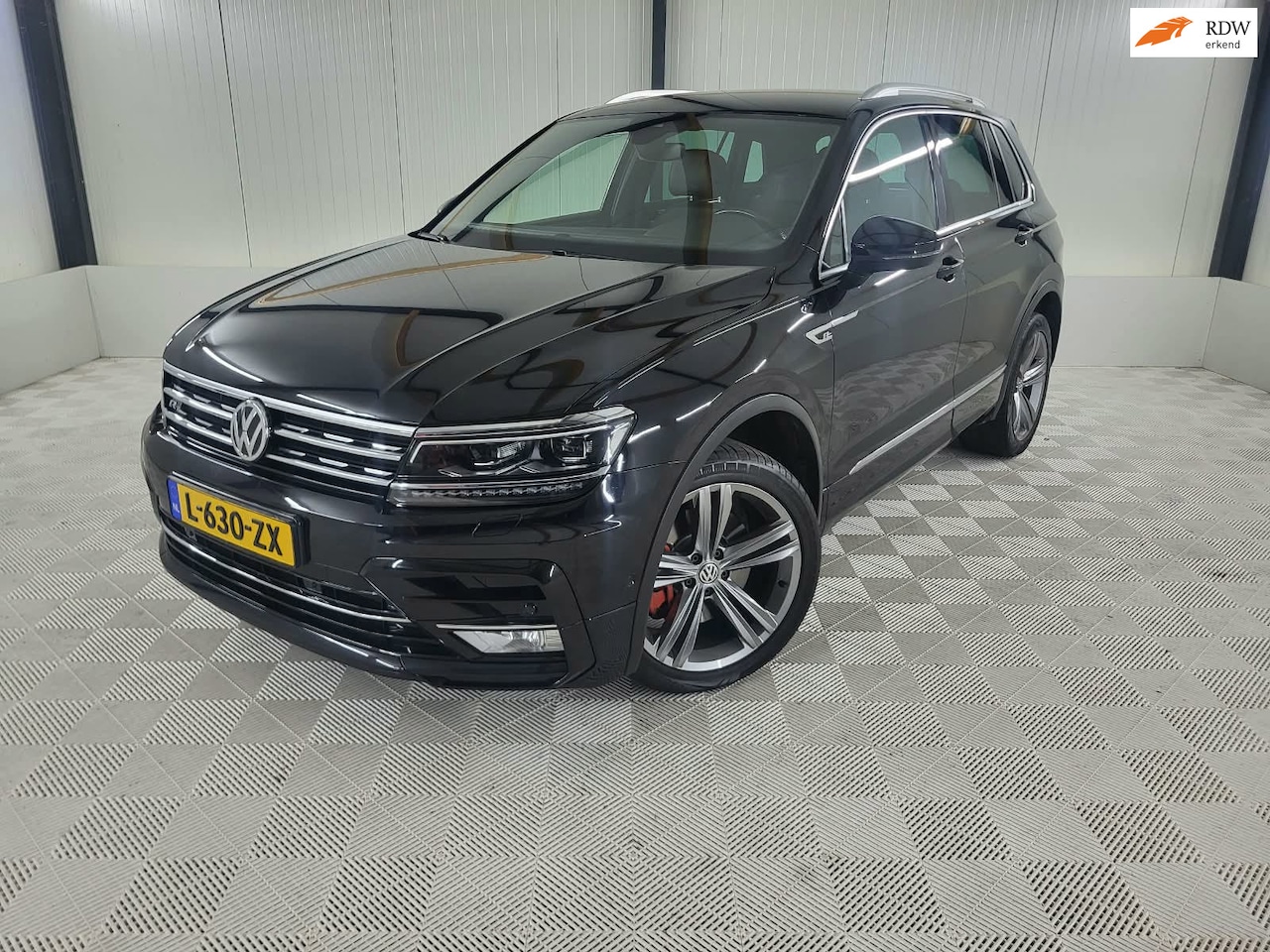 Volkswagen Tiguan - 2.0 TSI 4Motion Highline 2.0 TSI 4Motion Highline, Automaat, Trekhaak, Camera - AutoWereld.nl