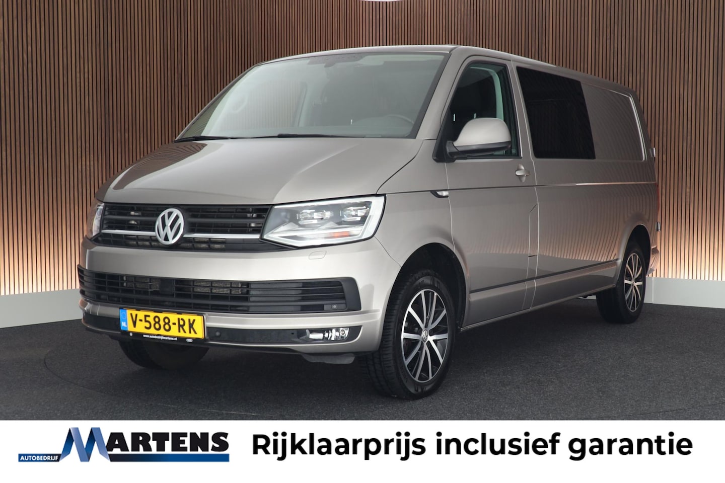 Volkswagen Transporter - 2.0 TDI 150pk DSG L2H1 Highline MARGE Stoelverwarming Trekhaak LED Adaptive cruise Climate - AutoWereld.nl