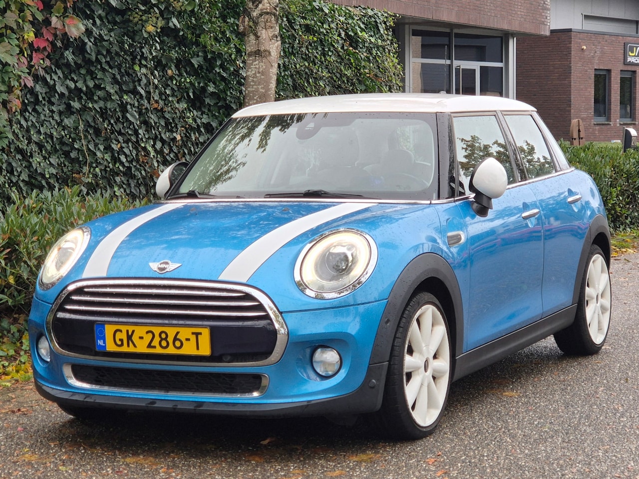 MINI 5-Deurs - 1.5 Cooper Chili Serious Automaat Zeer nette 2e Eig. NAP 100% D Onderhouden 1.5 Cooper Chi - AutoWereld.nl