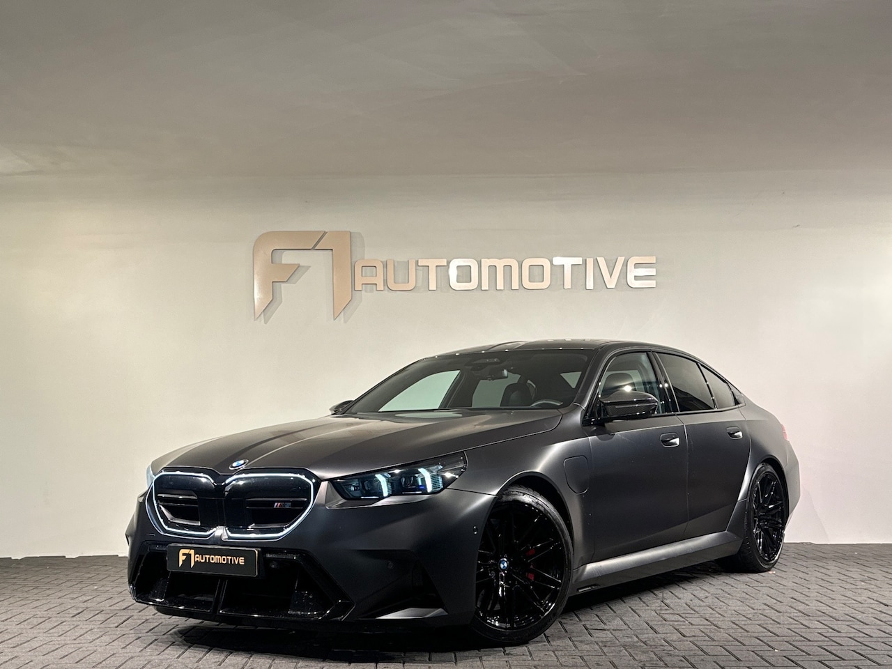 BMW M5 - 5-serie Carbon|Bowers & Wilkins|Memory|HuD|BlindSpot - AutoWereld.nl
