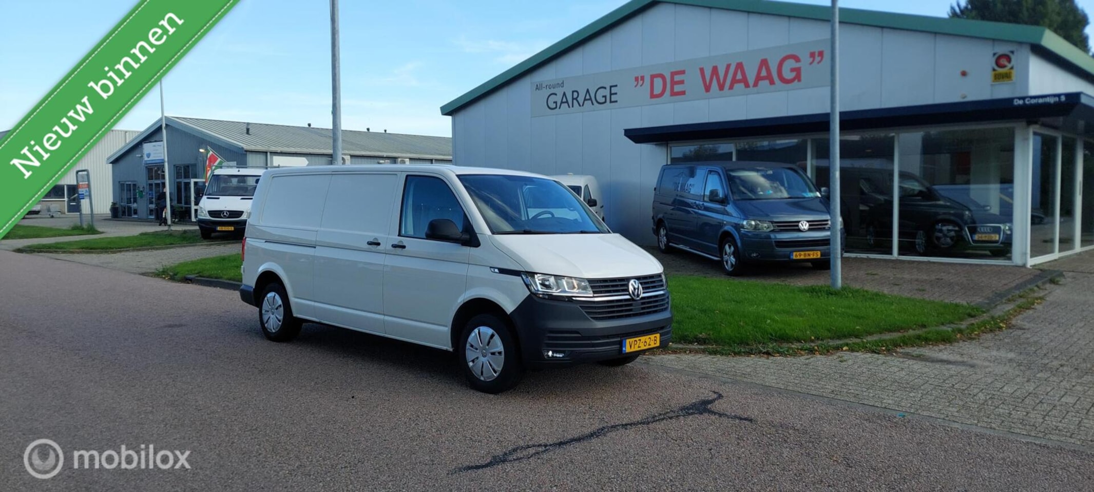 Volkswagen Transporter - 2.0 TDI L2H1 28 Comfortline 2.0 TDI L2H1 28 Comfortline 81kw - AutoWereld.nl