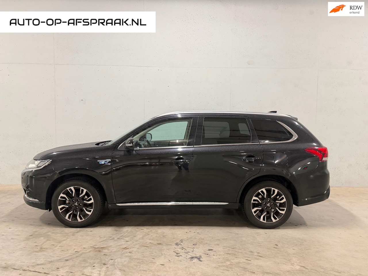 Mitsubishi Outlander - 2.0 PHEV Camera Navi Trekhaak - AutoWereld.nl