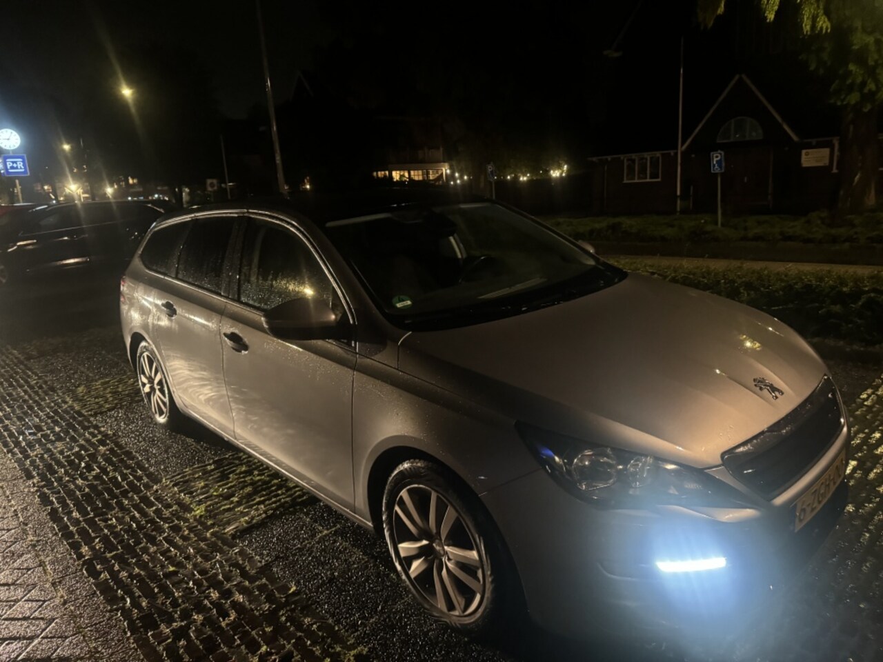 Peugeot 308 SW - 1.6 HDI PANO NAVI CLIMA CRUISE 6 BAK - AutoWereld.nl