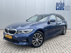 BMW 3-serie Touring - 320e 204 pk Business Edition Plus Trekhaak Panoramadak Life Cockpit Prof Sportstoelen Lede