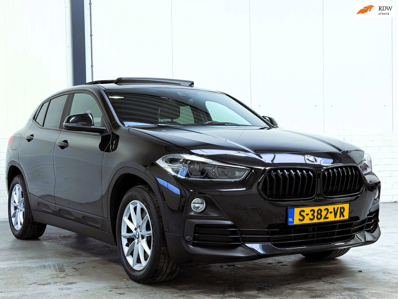 BMW X2 - SDrive20i High Executive|Pano|Keyless|Trekhaak - AutoWereld.nl