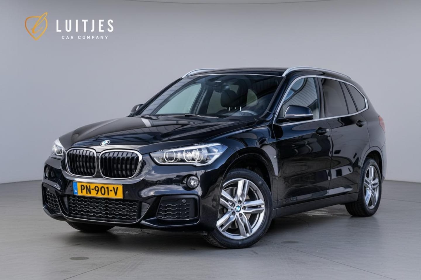BMW X1 - sDrive20i 192pk M-Sport|Org.NL|Leder|Camera|Afn.Trekhaak|HuD|Elek.A-klep|Dealer-onderhoude - AutoWereld.nl