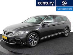 Volkswagen Passat Variant - 1.4 TSI 218Pk Automaat PHEV | Camera | Zwenkbare trekhaak | ACC |