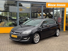 Opel Astra - 1.4 Turbo Sport - sensoren - trekhaak - navi