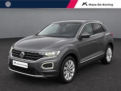 Volkswagen T-Roc - 1.5TSI/150PK DSG Sport · Trekhaak · Apple/Android Car Play · Stoel- & stuurverwarming · Ca